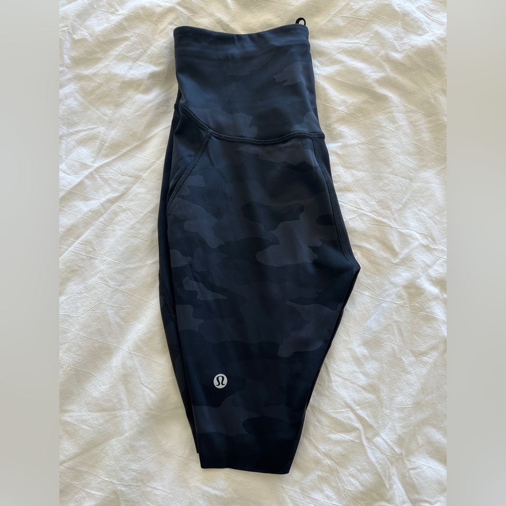 Lululemon Base Pace High-Rise Short 8" size 4 - Picture 5 of 8